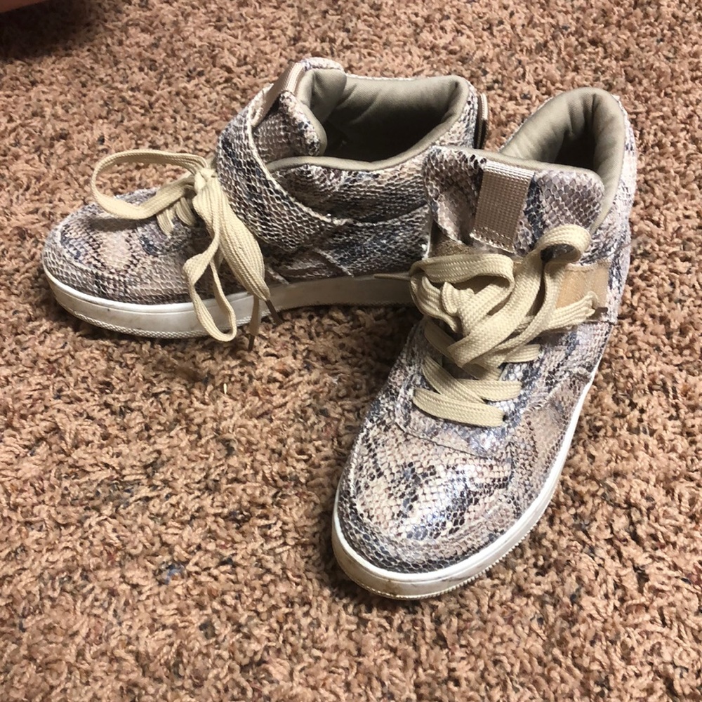 Fashionova Snakeskin sneakers